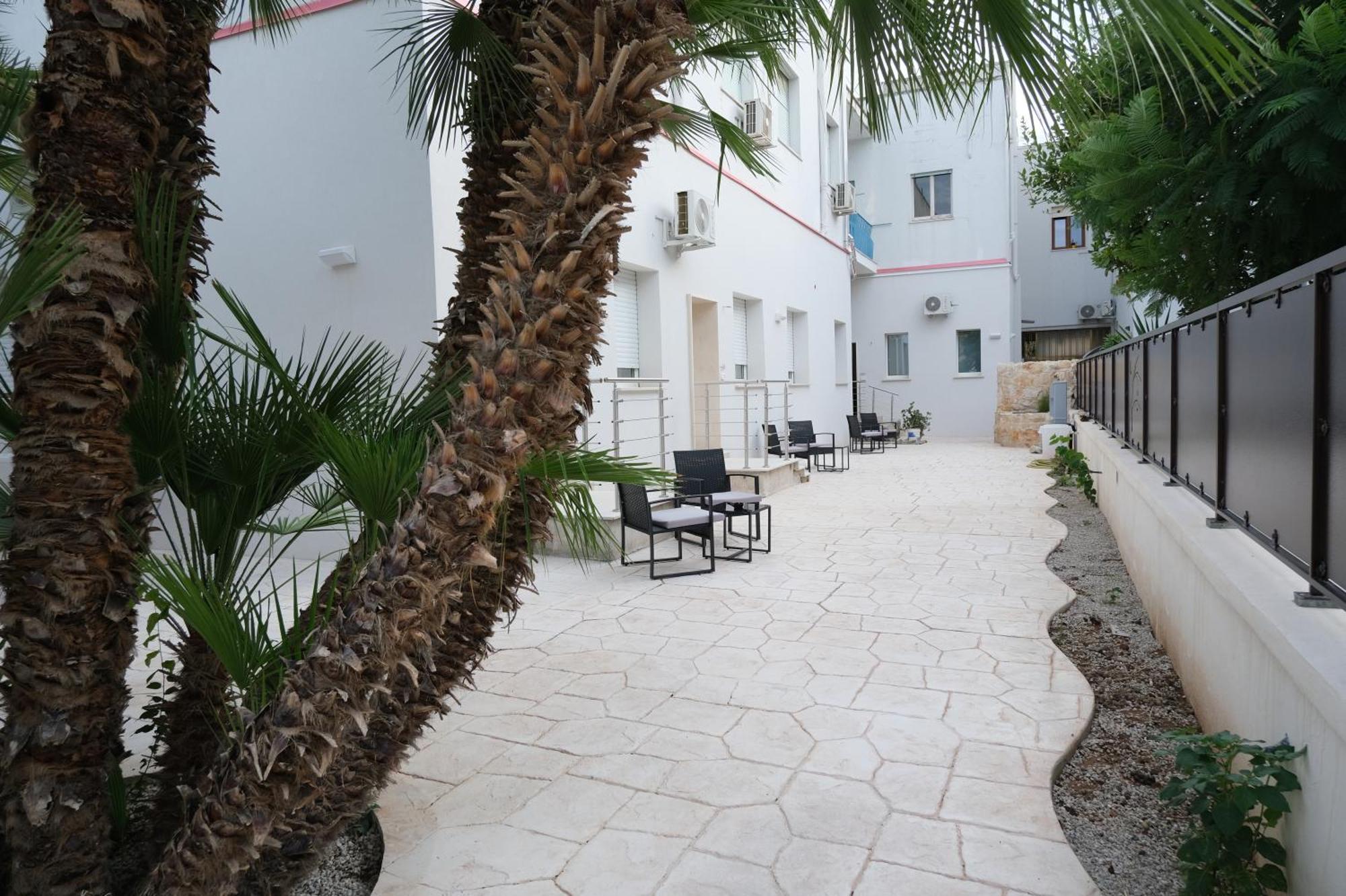 Elegante Bilocale Con Giardino Lecce
